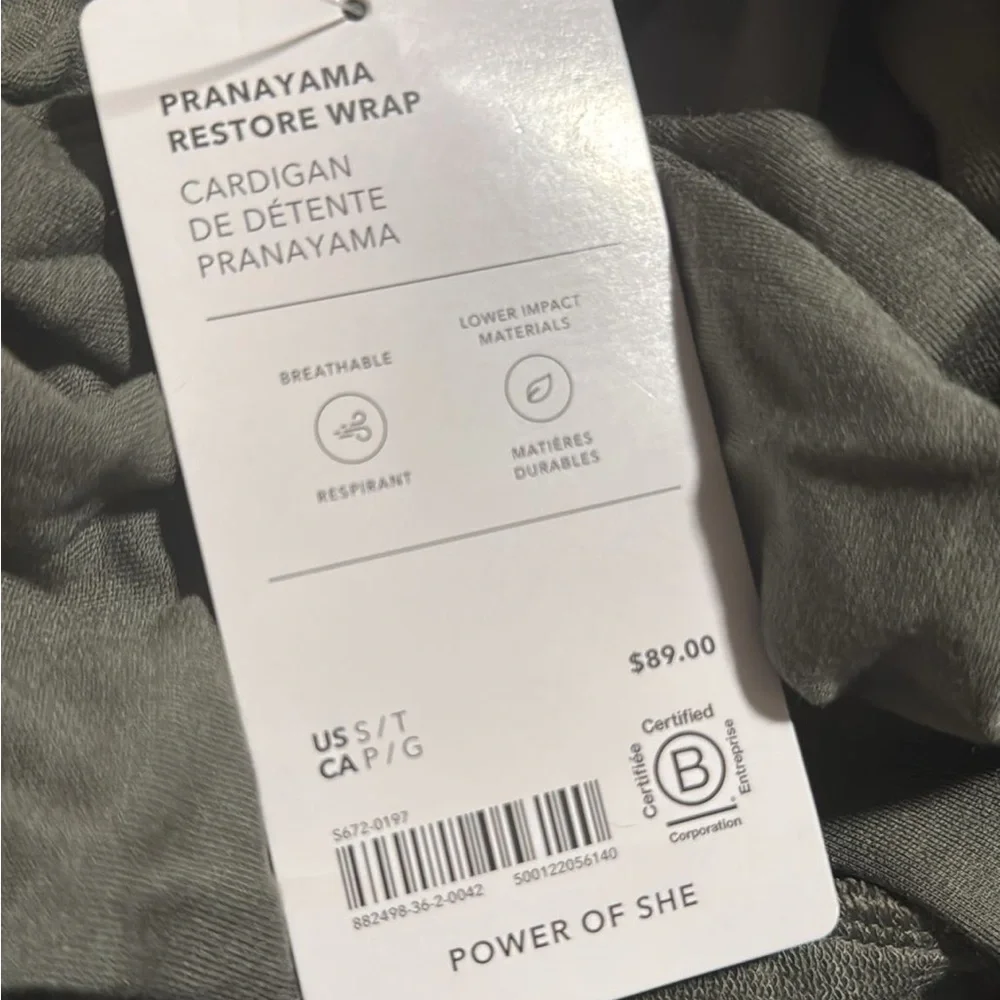 Athleta Pranayama Restore Wrap // Moss